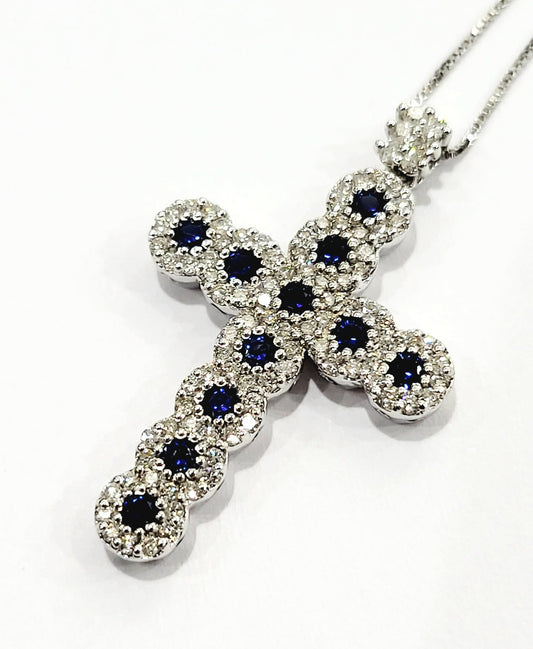 Collana con pendente Croce magic Astralia in Oro Bianco con Diamanti 1,00 ct e Zaffiri 0,55 ct 18 kt (750)