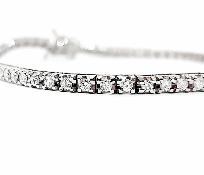 Bracciale Tennis in Oro Bianco con Diamanti 3,31 ct con certificazione Gemmologica AIG Milan 18 kt (750)