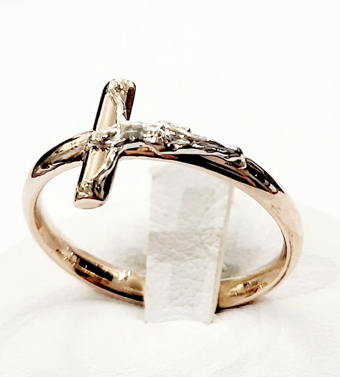 Anello Croce Cristo in Oro Rosa e Oro Bianco 18 kt (750)