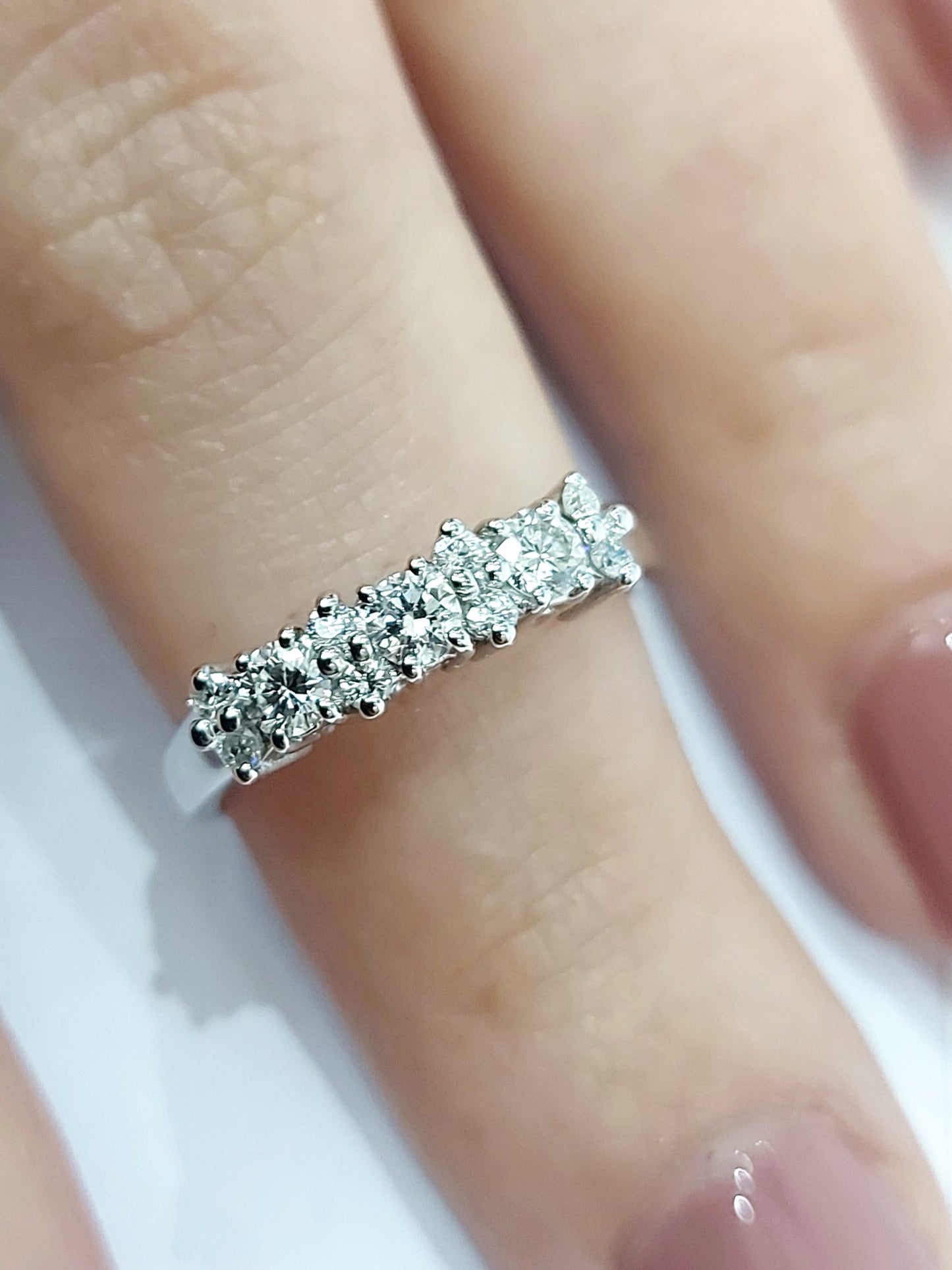 Anello Trilogy magic Astralia in Oro Bianco con Diamanti 0,67 ct 18 kt (750)