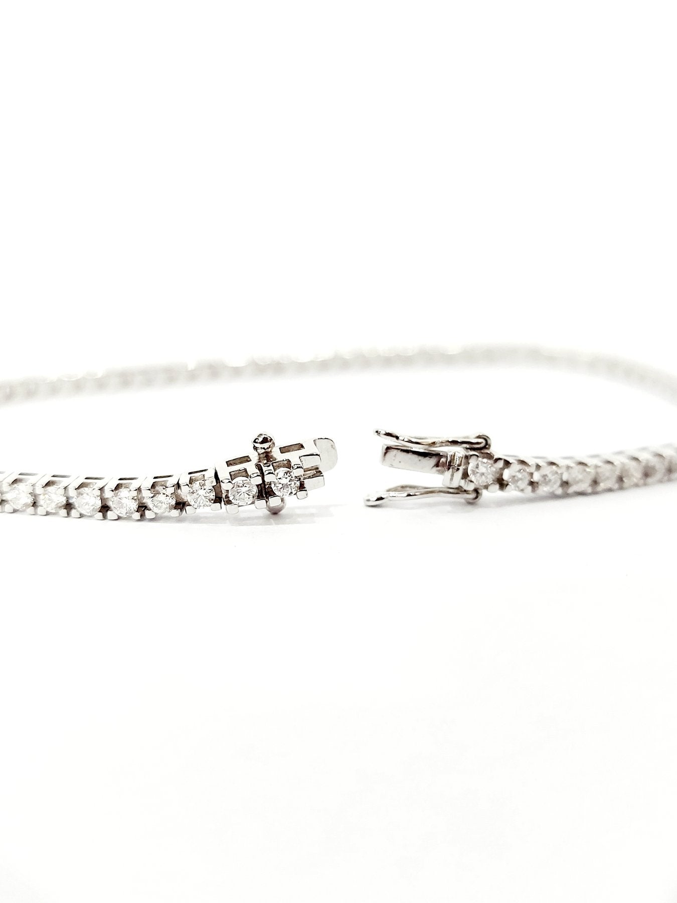 Bracciale Tennis Astralia in Oro Bianco con Diamanti 2,10 ct Certificazione Gemmologico GEM-TECH 18 kt (750)