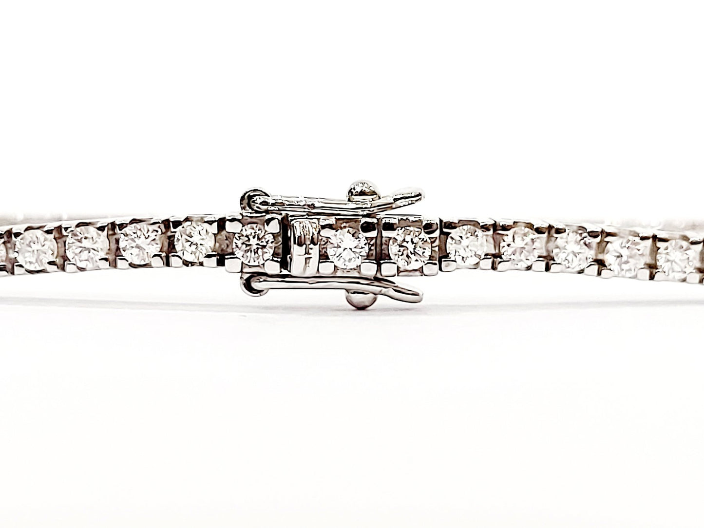 Bracciale Tennis Astralia in Oro Bianco con Diamanti 2,10 ct Certificazione Gemmologico GEM-TECH 18 kt (750)