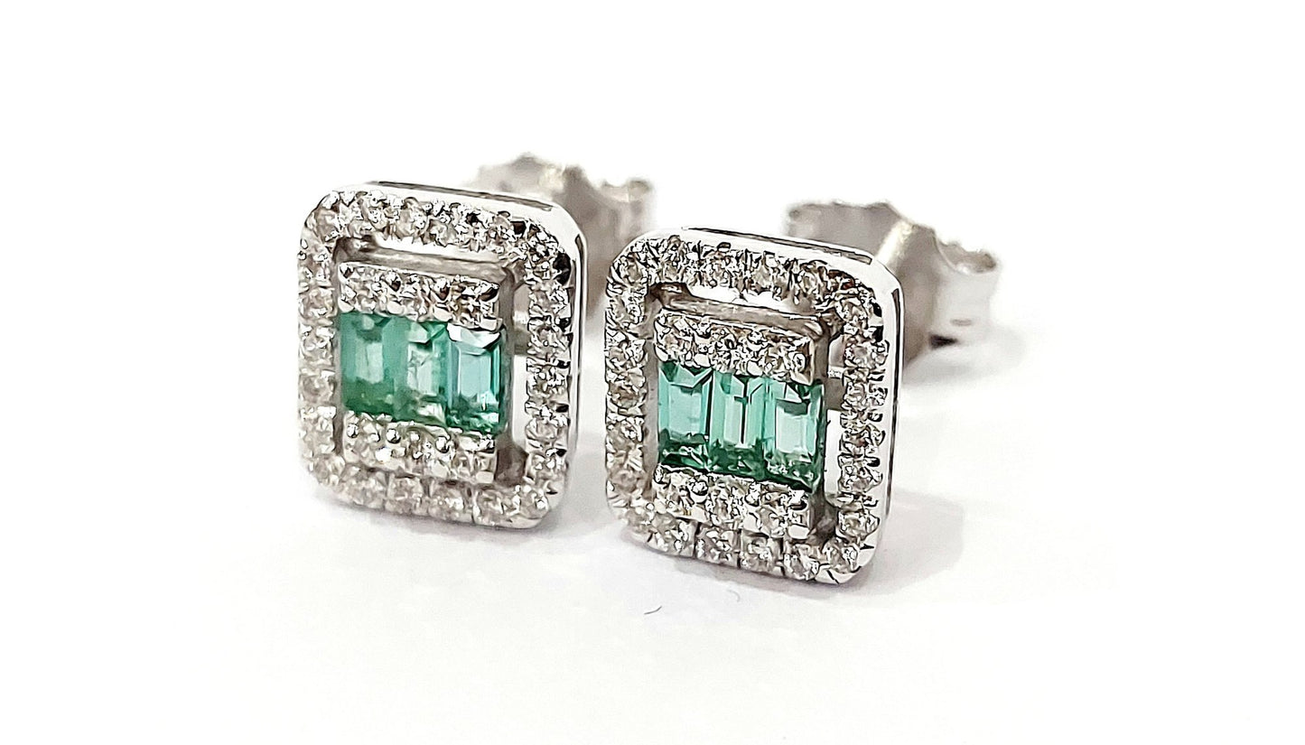 Orecchini a fantasia Astralia con Diamanti 0,56 ct e Smeraldi Baguette 0,36 ct in Oro Bianco 18 kt (750)