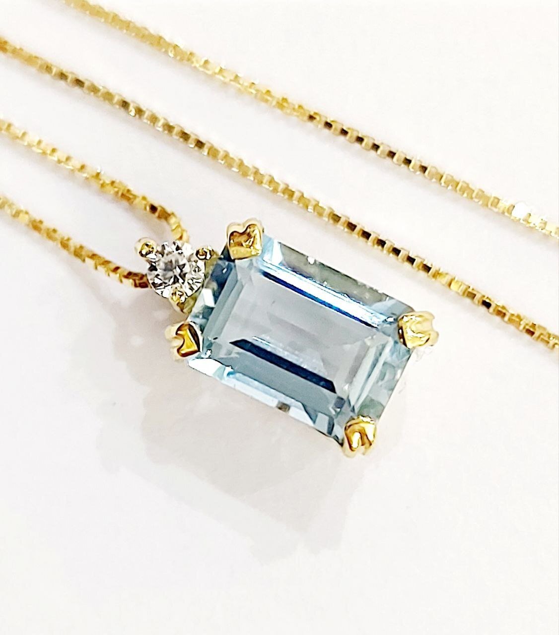 Collana in oro giallo 18K con pendente topazio 1,90 ct e diamante 0,03 ct