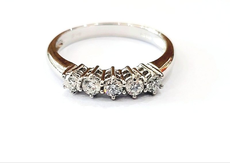 Anello Veretta a 5 Diamanti 0,50 ct in Oro bianco 18 kt (750)