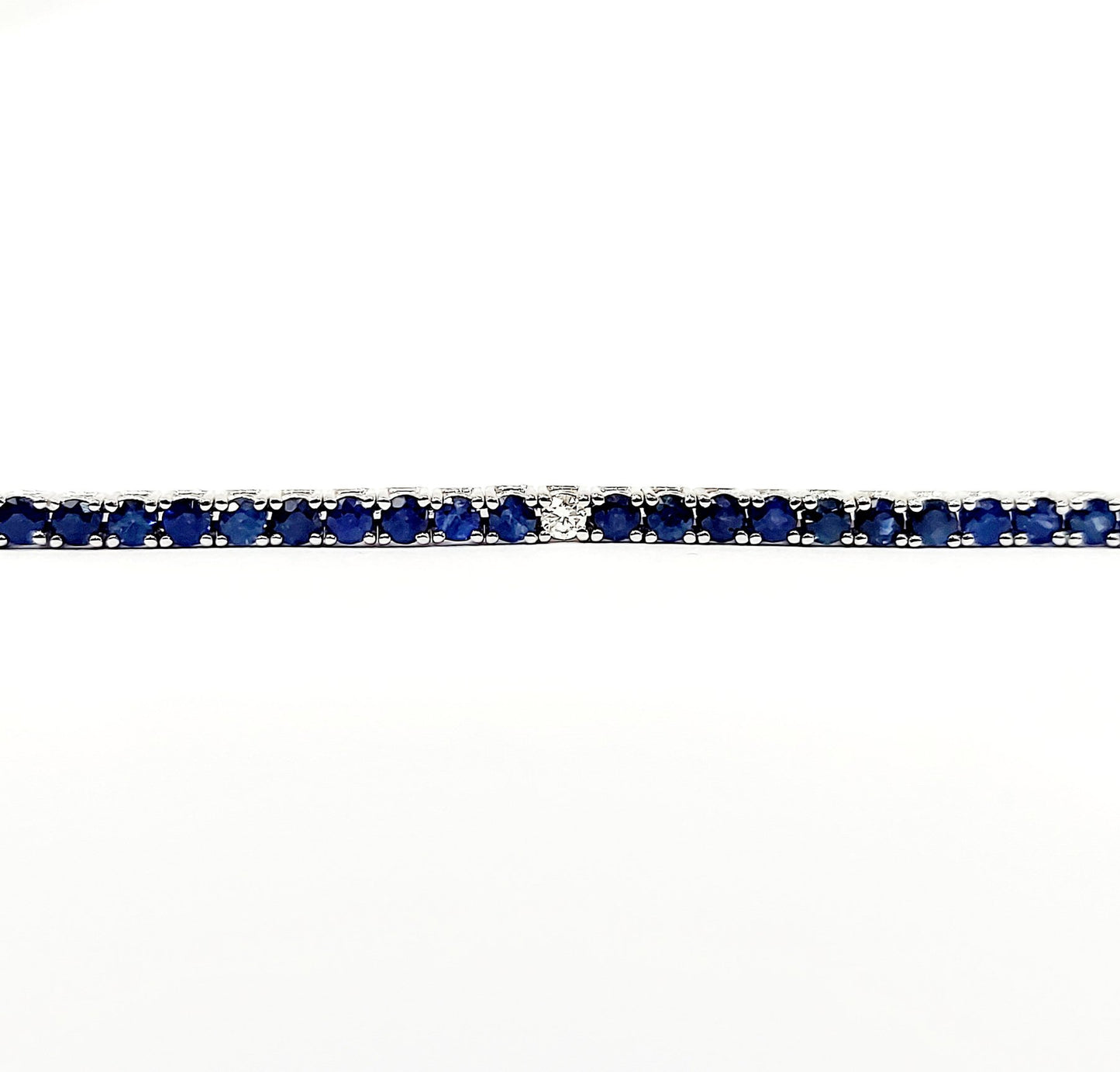Bracciale Tennis Astralia in Oro Bianco con Zaffiri blu 4,00 ct e Diamanti 0,24 ct 18 kt (750)