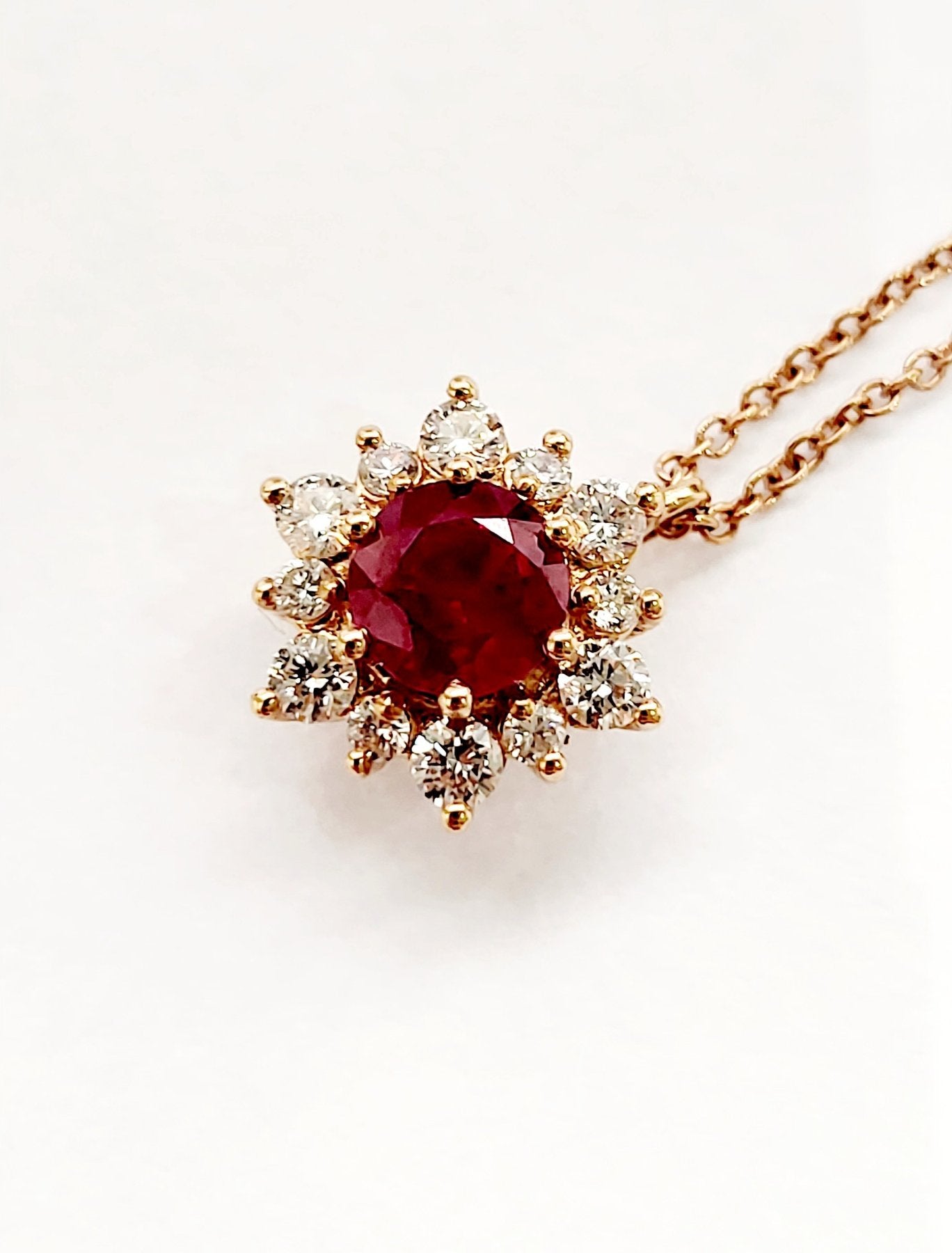 Collana pendente Magic fiore Donna Diamanti 0,48 ct e Rubino 1,00 ct in Oro Rosa 18kt -750