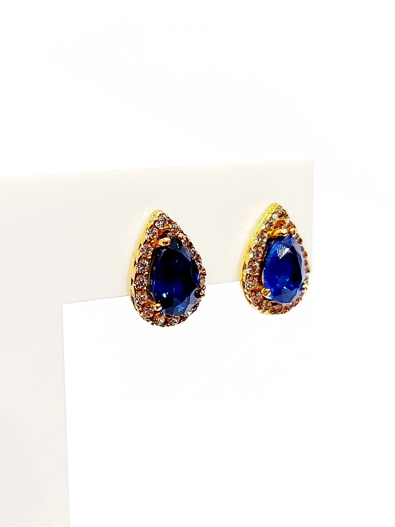 Orecchini fantasia Zaffiri blu goccia 0,90 ct e Diamanti ct 0,64 in Oro Giallo 18 kt -750