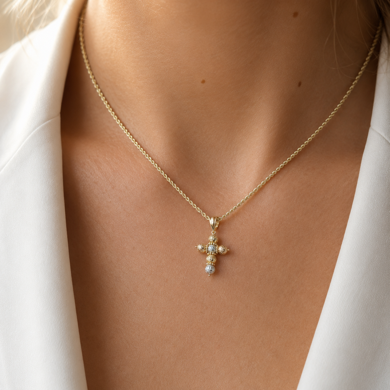 Collana con croce milleluci in oro 18kt (750) - 11.20gr - Oreficeria