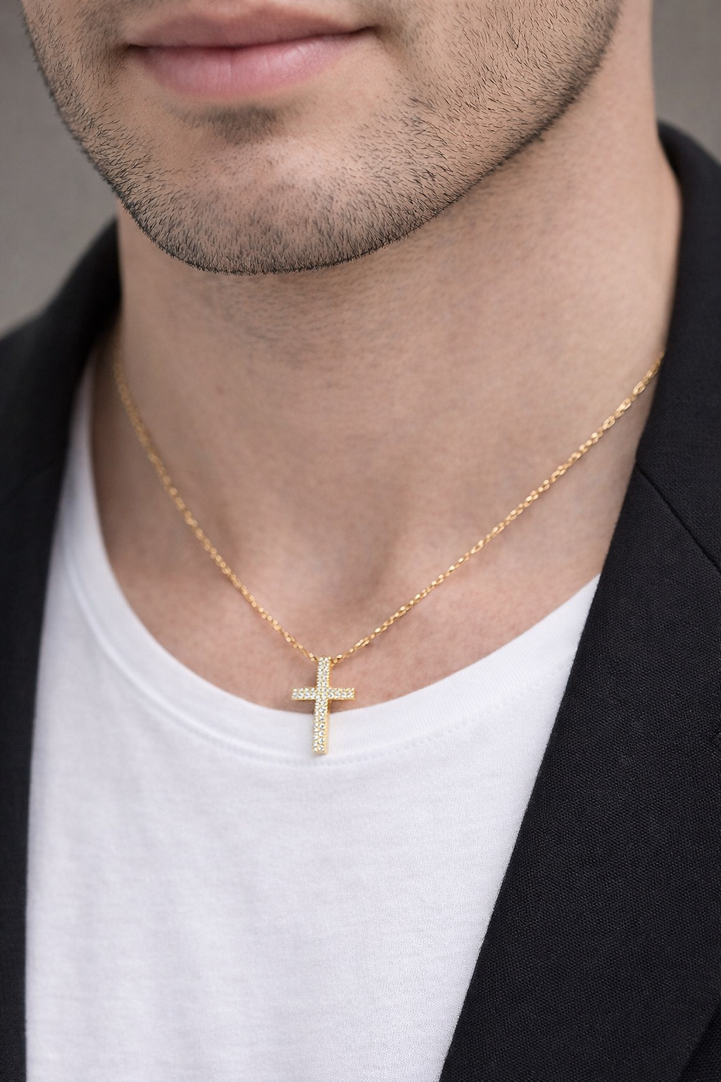 Collana cobra con pendente croce con Diamanti ct 0,80 in oro giallo 18kt (750)