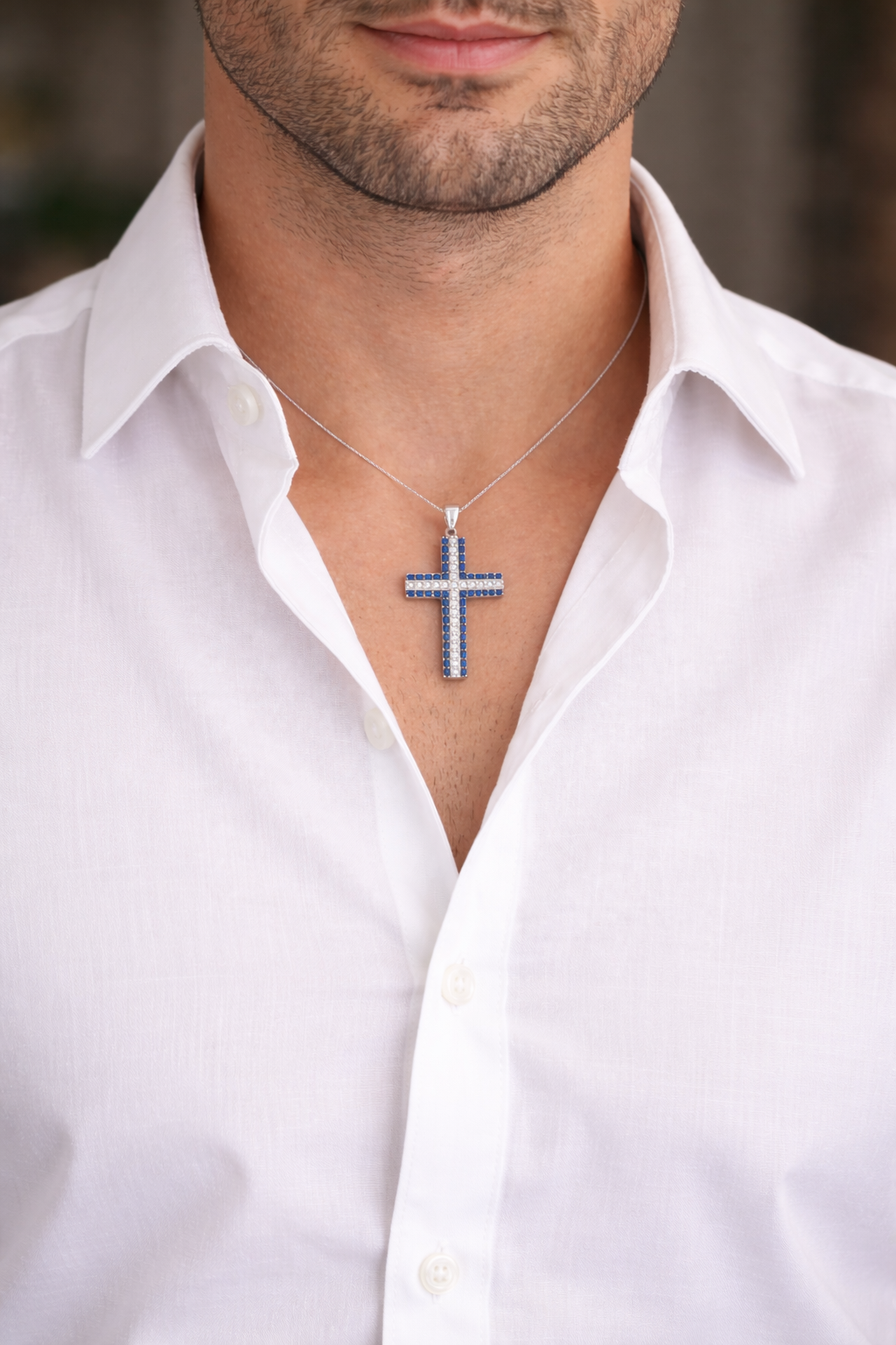 Collana con pendente croce zaffiri 0.69 ct Diamanti 0.39 ct in oro bianco 18kt (750)