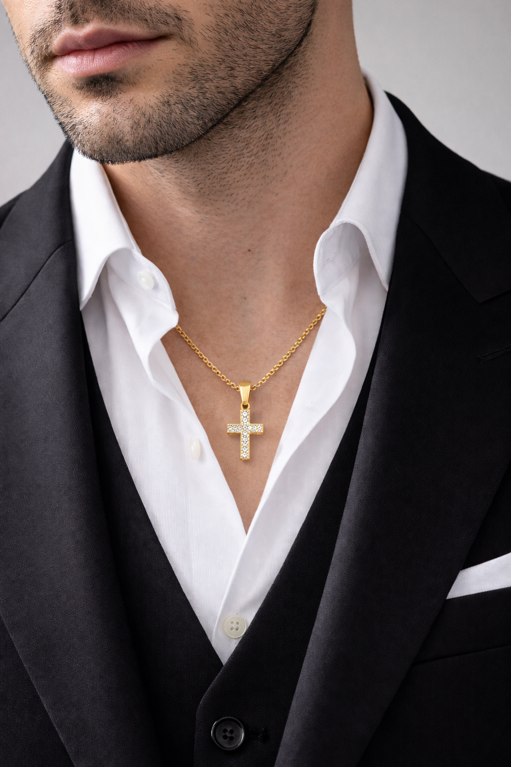 Pendente croce con diamanti ct 0,28 in oro giallo 18kt (750)