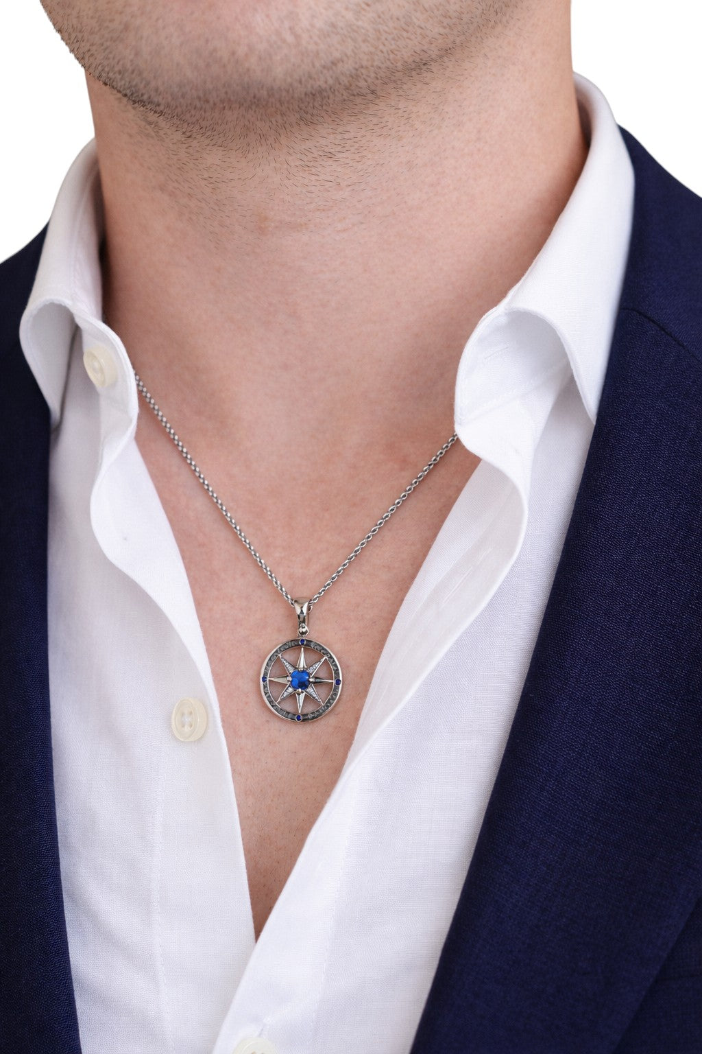 Collana con pendente rosa dei venti con zaffriro blu e diamanti in oro bianco 18kt (750)