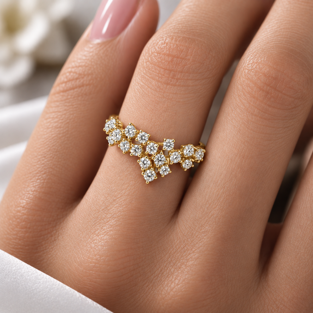 Anello floreale diamanti bianchi ct 0,75 in oro giallo 18kt (750)