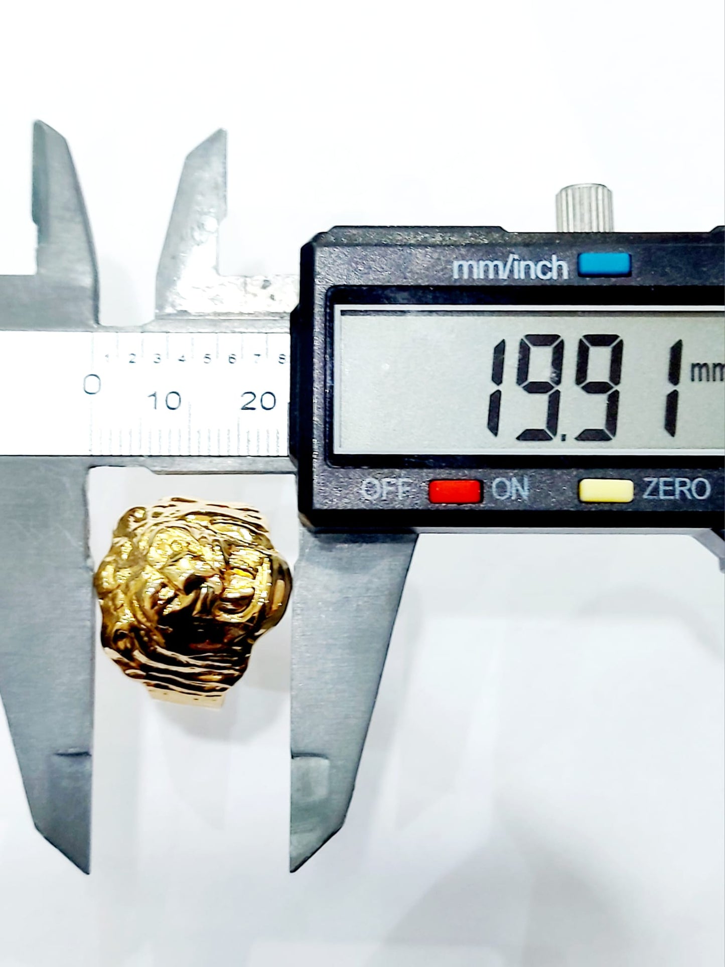 Anello testa di leone oro giallo 18kt (750) - 4.75gr - Oreficeria