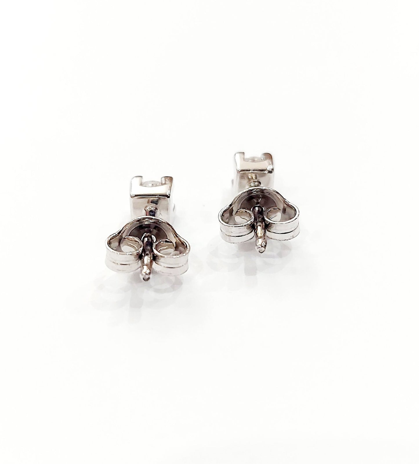Orecchini punto luce tornito con Diamanti 0,60 ct in Oro Bianco 18 kt (750)