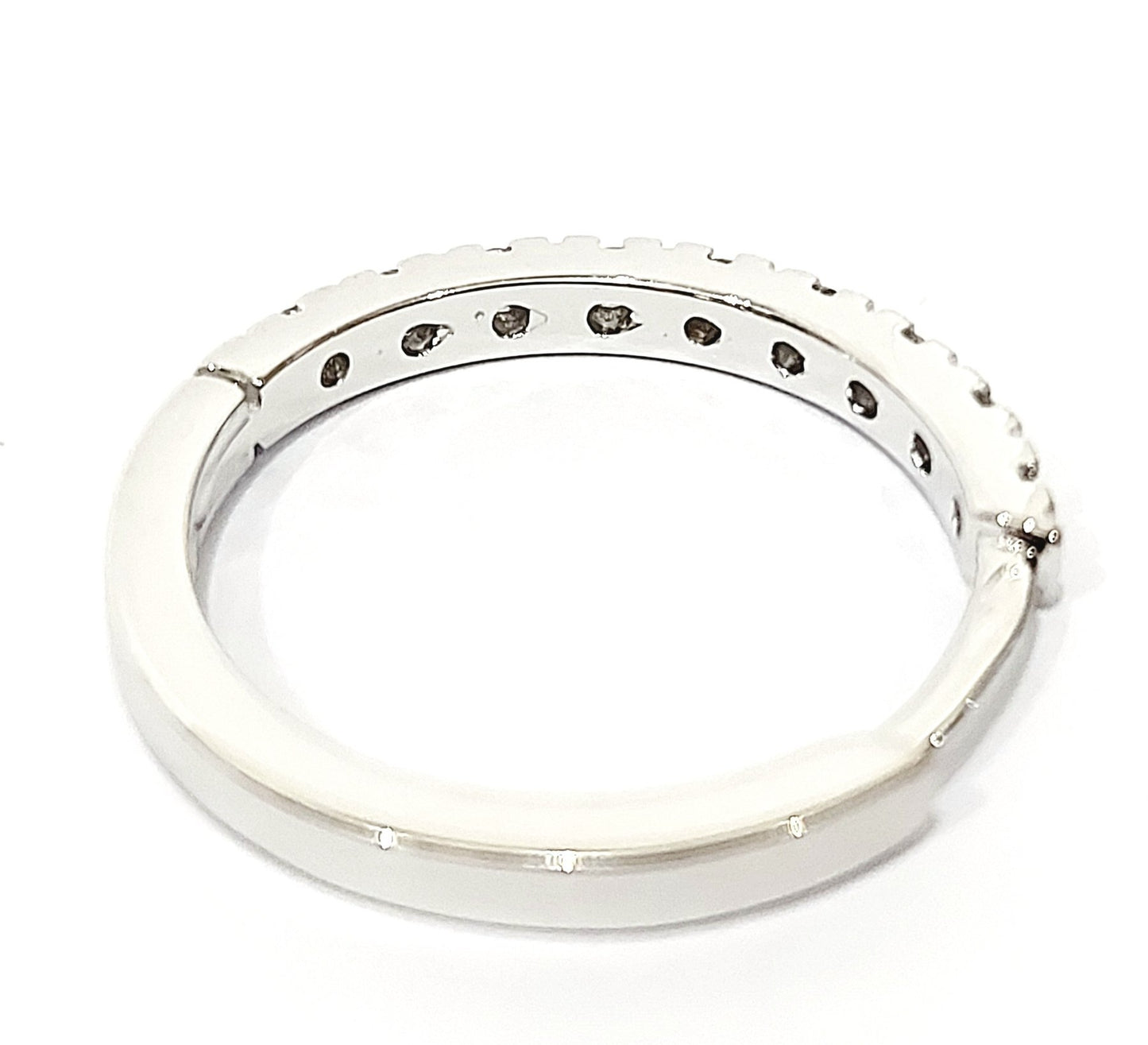 Orecchini a cerchio in Oro Bianco con Diamanti 0,26 ct 18 kt (750)