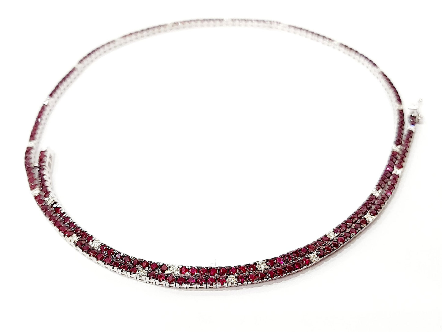 Collana modello tennis con Diamanti ct 0,55 e Rubini ct 7,36 in Oro Bianco 18 kt (750)