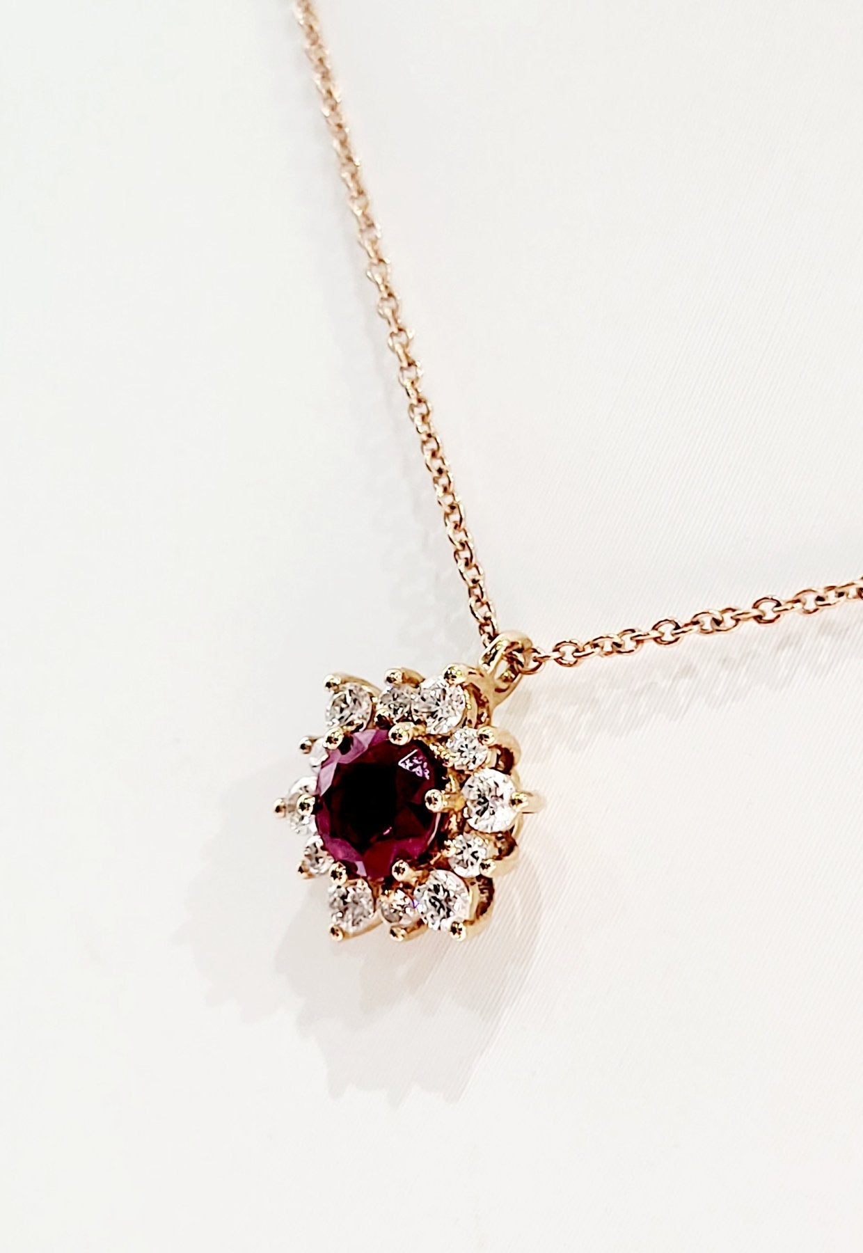 Collana pendente Magic fiore Donna Diamanti 0,48 ct e Rubino 1,00 ct in Oro Rosa 18kt -750