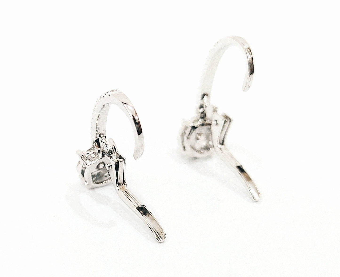 Orecchini semi pendenti Magic Astralia in Oro Bianco con Diamanti naturali 0,82 ct 18 kt (750)