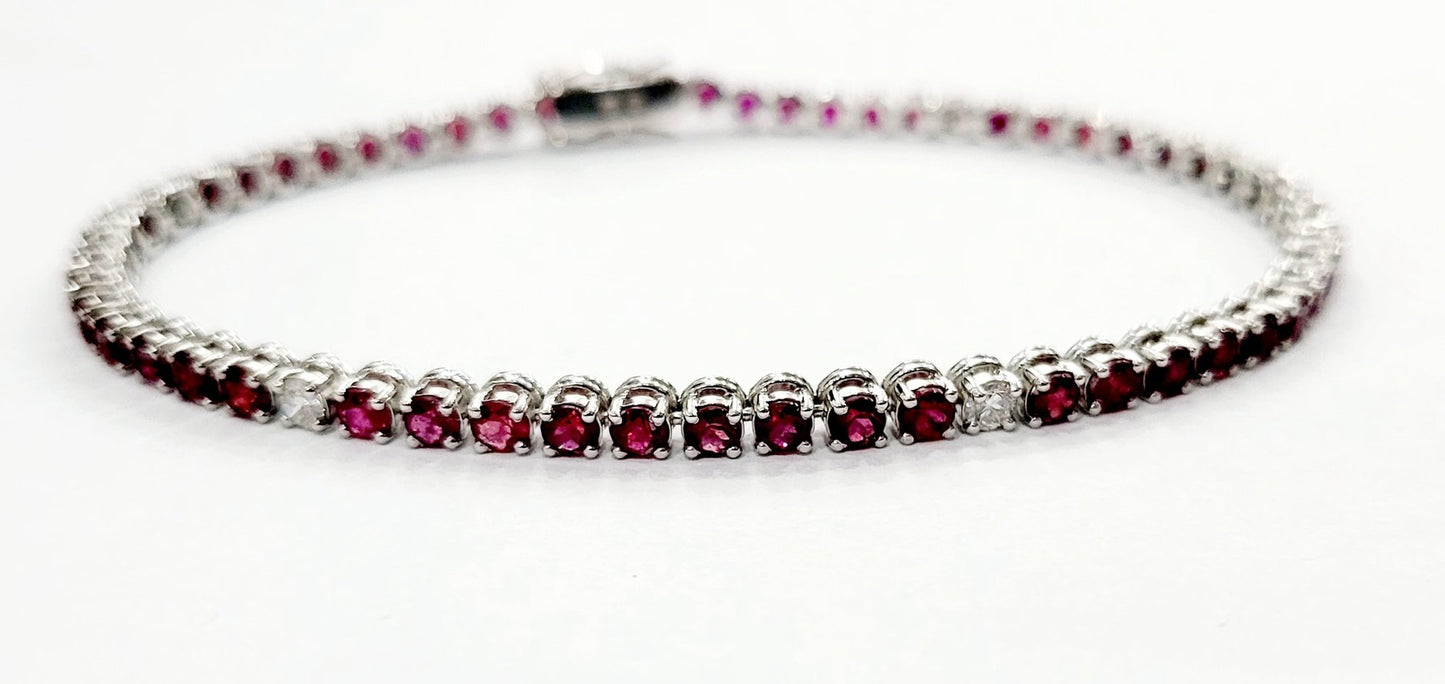 Bracciale Tennis a filo Tondo Astralia in Oro Bianco con Diamanti 0,50 ct e Rubino 7,23 ct 18 kt (750)