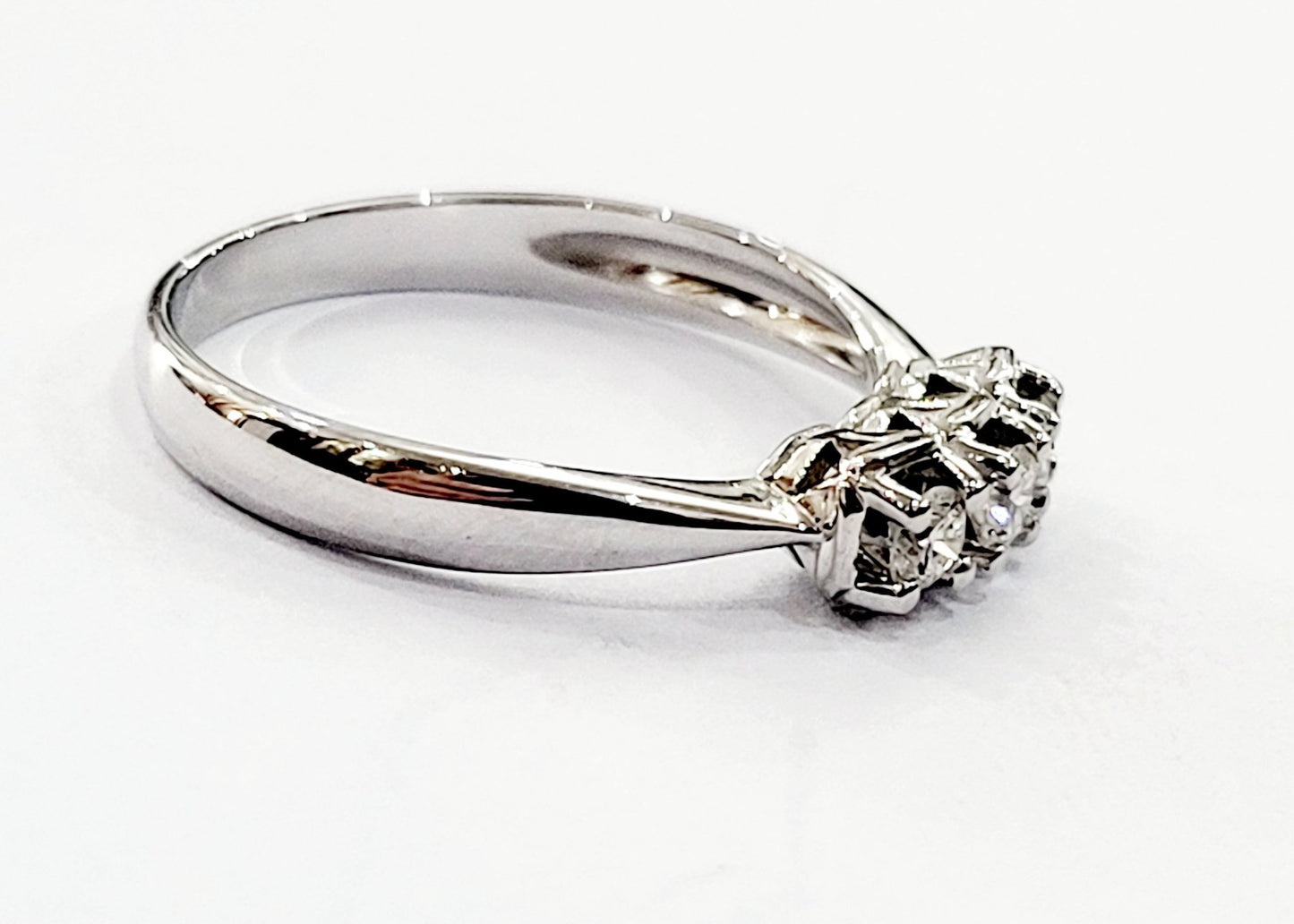 Anello Trilogy in Oro Bianco con Diamanti 0,35 ct 18 kt (750)