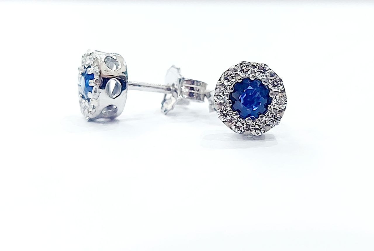 Orecchini in Oro Bianco con Zaffiri 0,80 ct e Diamanti 0,60 ct 18kt (750)