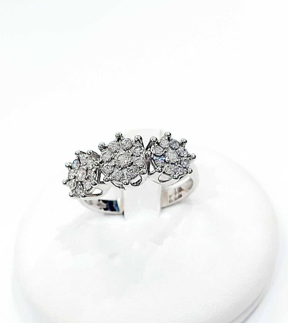 Anello Trilogy Magic con Diamanti 1,32 ct in Oro Bianco 18 kt (750)
