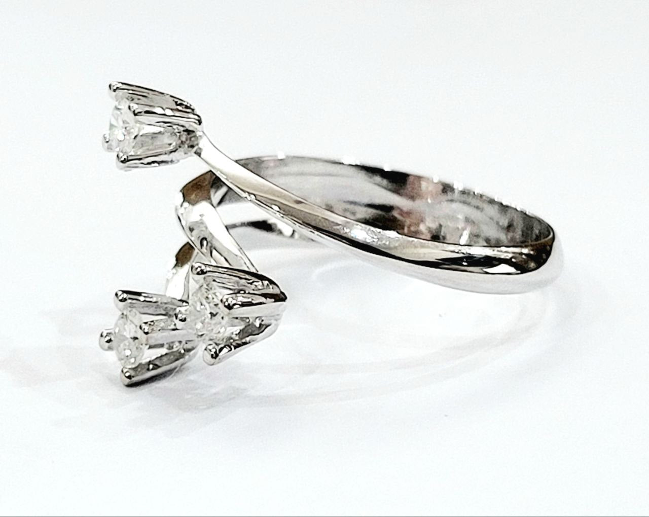 Anello Trilogy con Diamanti ct 0,45 in Oro Bianco 18 kt (750)