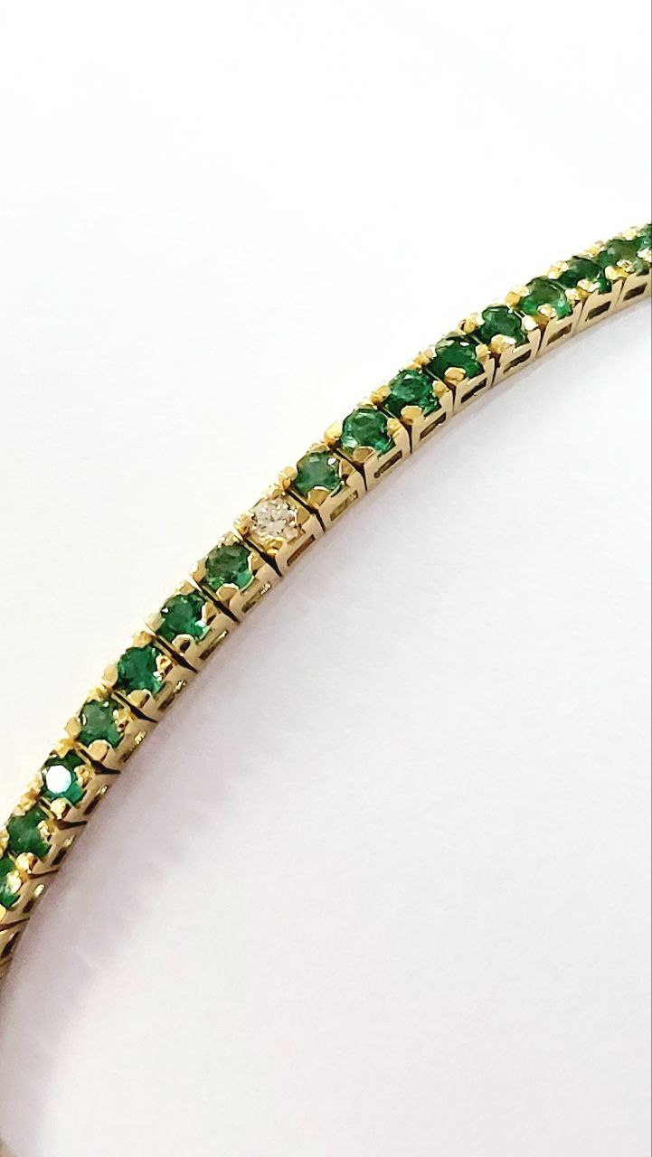 Bracciale Tennis Astralia in Oro Giallo con Smeraldi 3,35 ct e Diamanti 0,22 ct 18 kt (750)