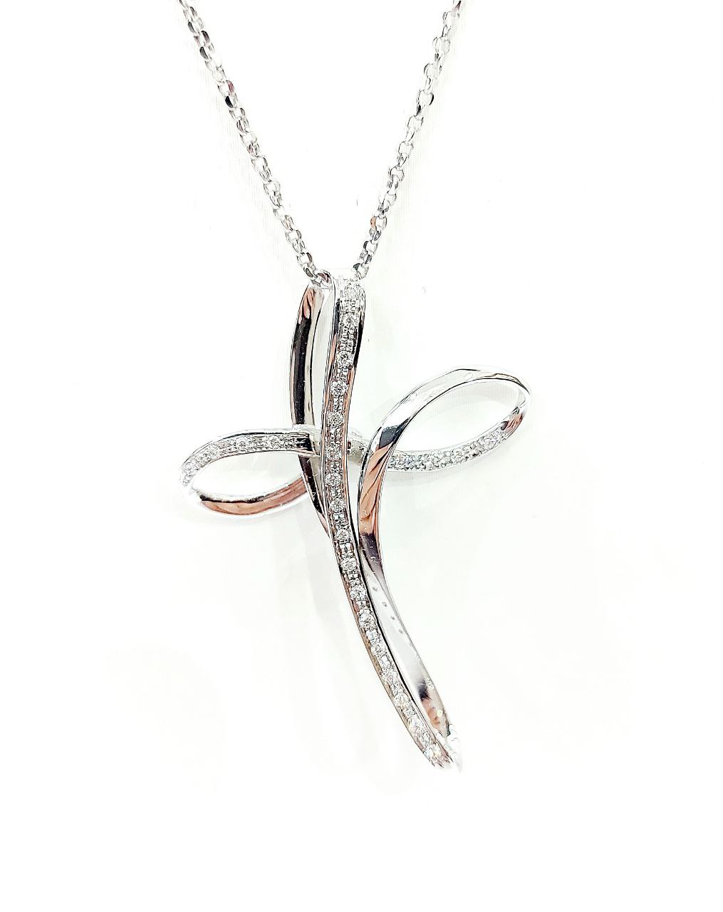 Collana e pendente croce Astralia in Oro Bianco e Diamanti 0,45 ct 18 kt (750)