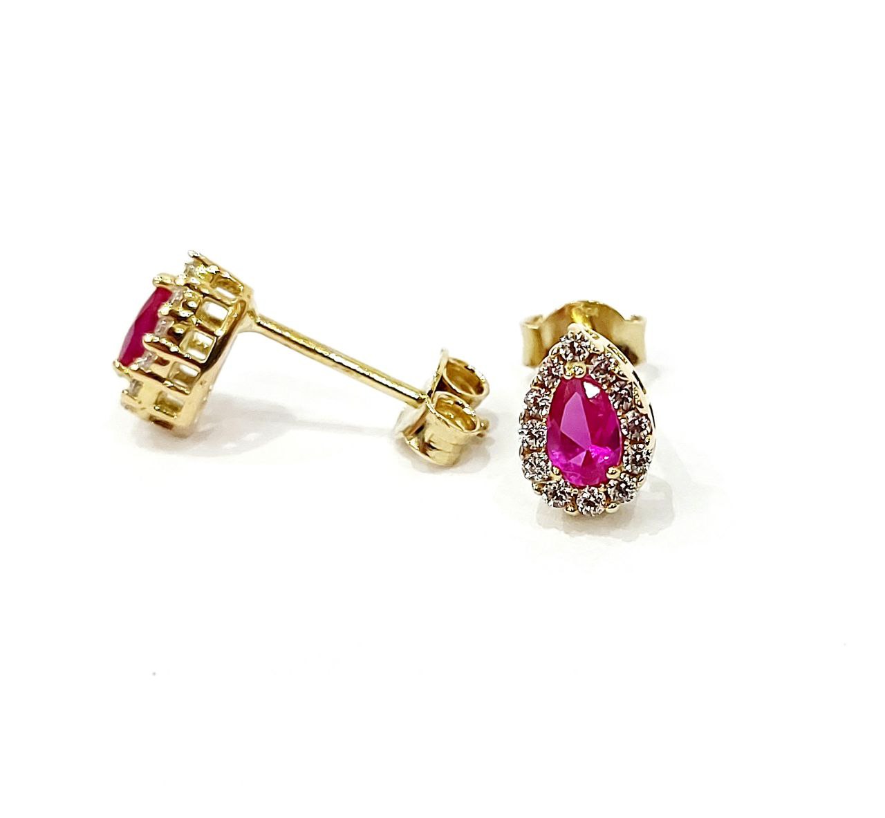 Orecchini con Rubini a goccia ct 0,80 e Diamanti ct 0,48 in Oro Giallo 18 kt (750)