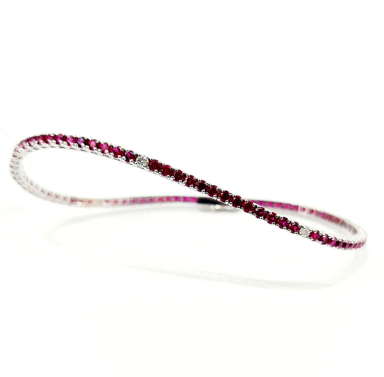 Bracciale Tennis Astralia in Oro Bianco con Rubini 5,20 ct e Diamanti 0,27 ct 18 kt (750)