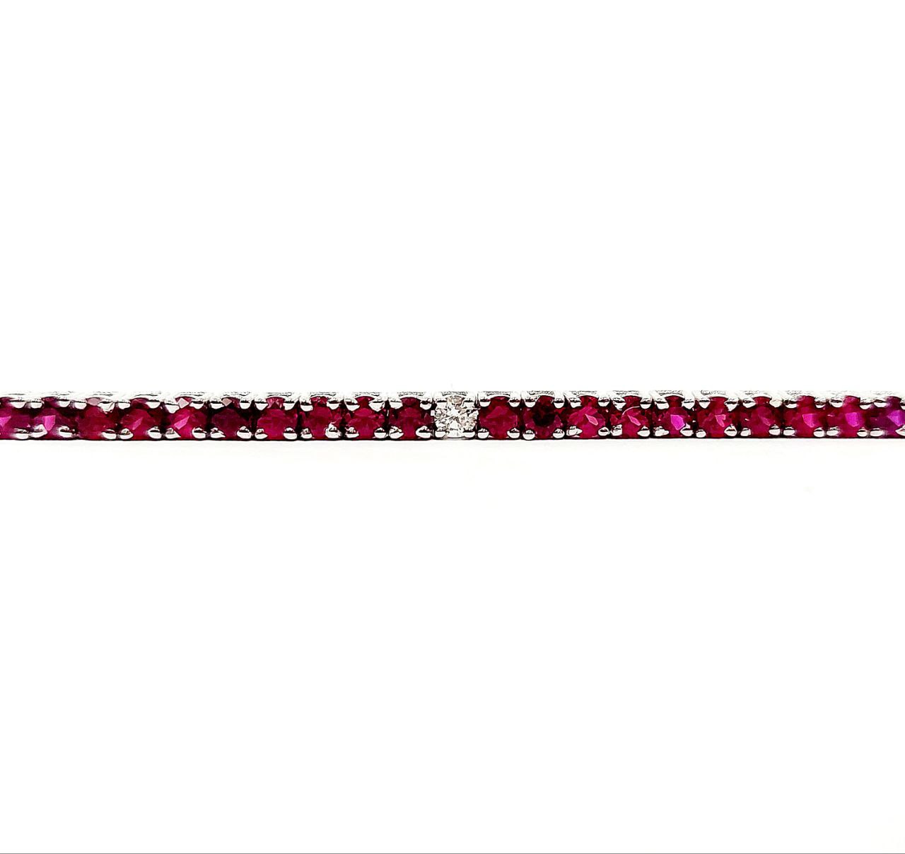 Bracciale Tennis Astralia in Oro Bianco con Rubini 5,20 ct e Diamanti 0,27 ct 18 kt (750)
