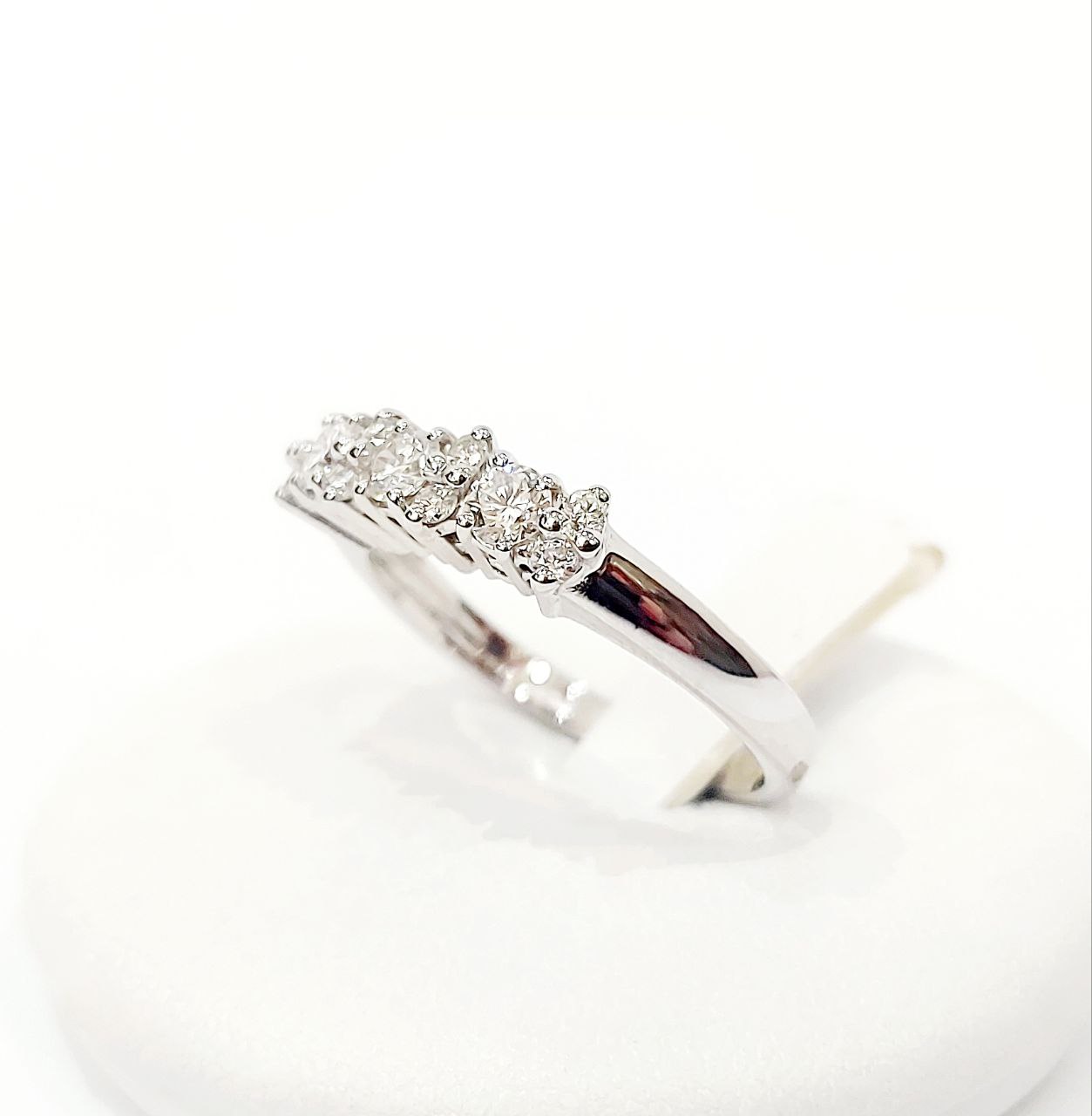 Anello Trilogy magic Astralia in Oro Bianco con Diamanti 0,67 ct 18 kt (750)