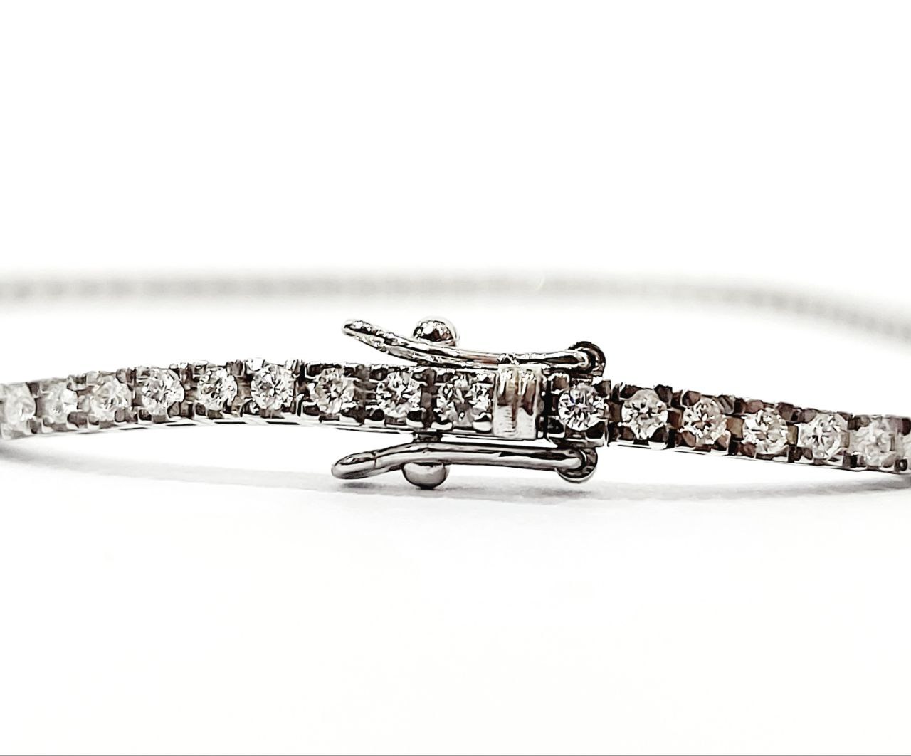 Bracciale Tennis Astralia in Oro Bianco con Diamanti 2,56 ct 18 kt (750)