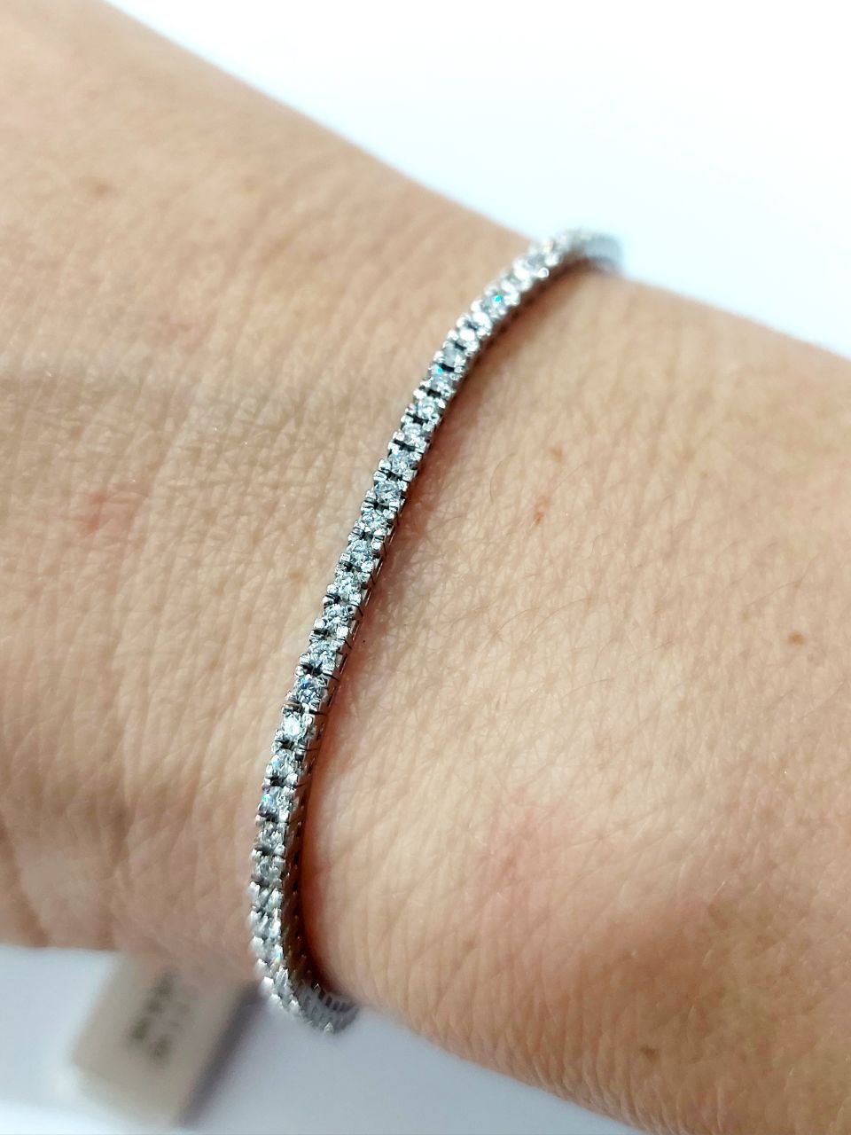 Bracciale Tennis Astralia in Oro Bianco con Diamanti 2,56 ct 18 kt (750)