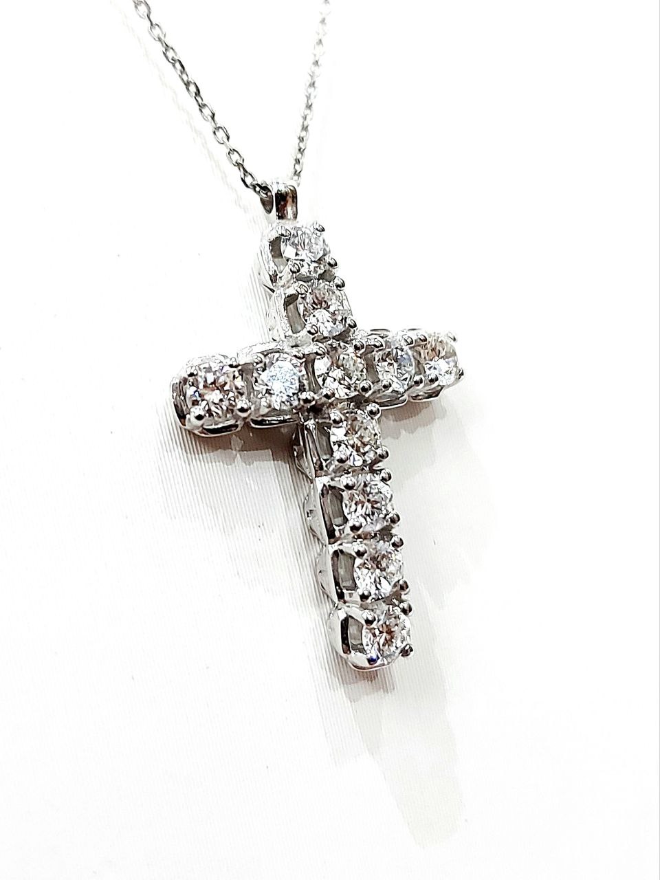 Collana pendente Croce Oro Bianco 18kt-750 Diamantict 1,00