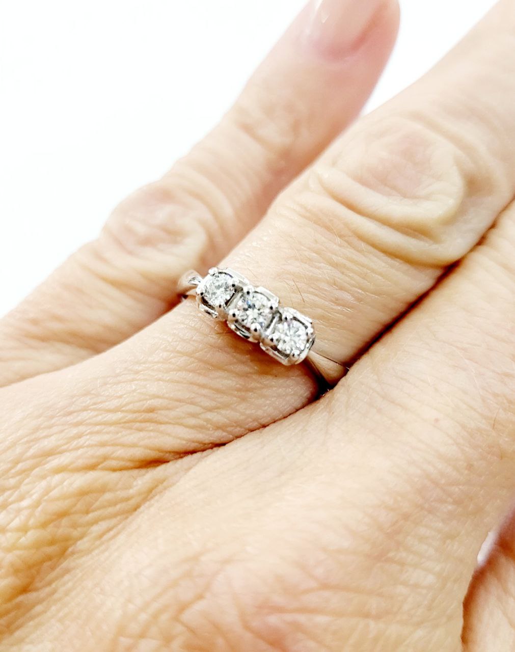Anello Trilogy in Oro Bianco con Diamanti 0,35 ct 18 kt (750)