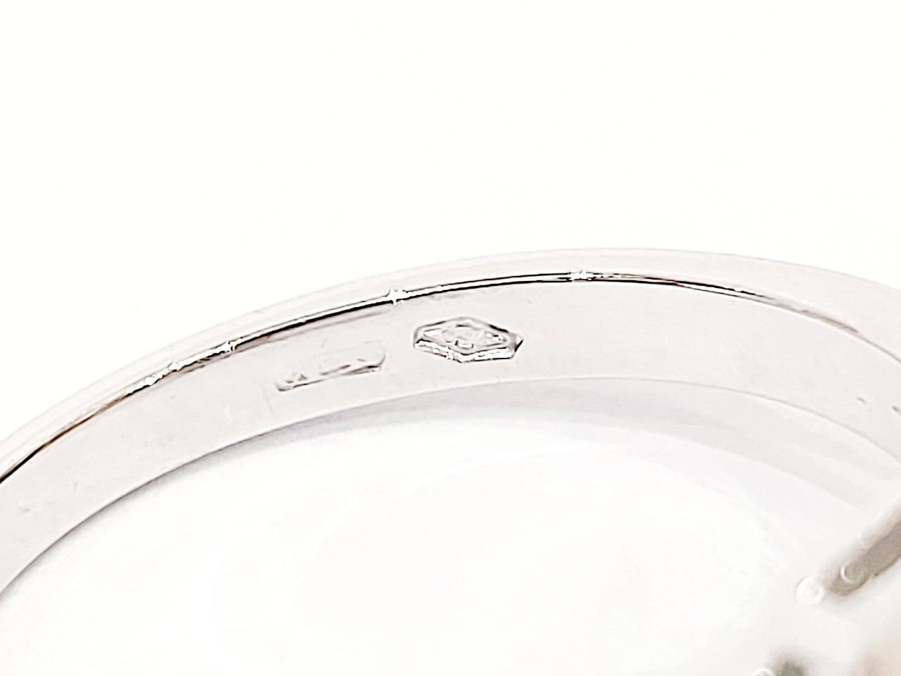 Anello fantasia con Smeraldo 0,75 ct e Diamanti 0,56 ct in Oro Bianco 18kt (750)