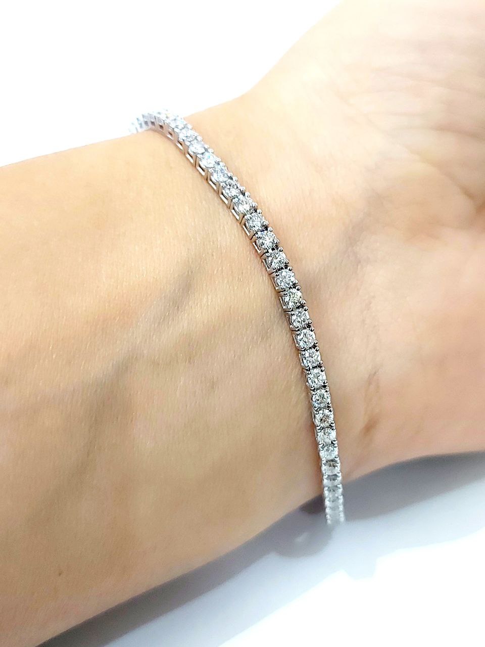 Bracciale Tennis "Astralia" a filo in Oro Bianco con Diamanti 3,50 ct 18kt (750)