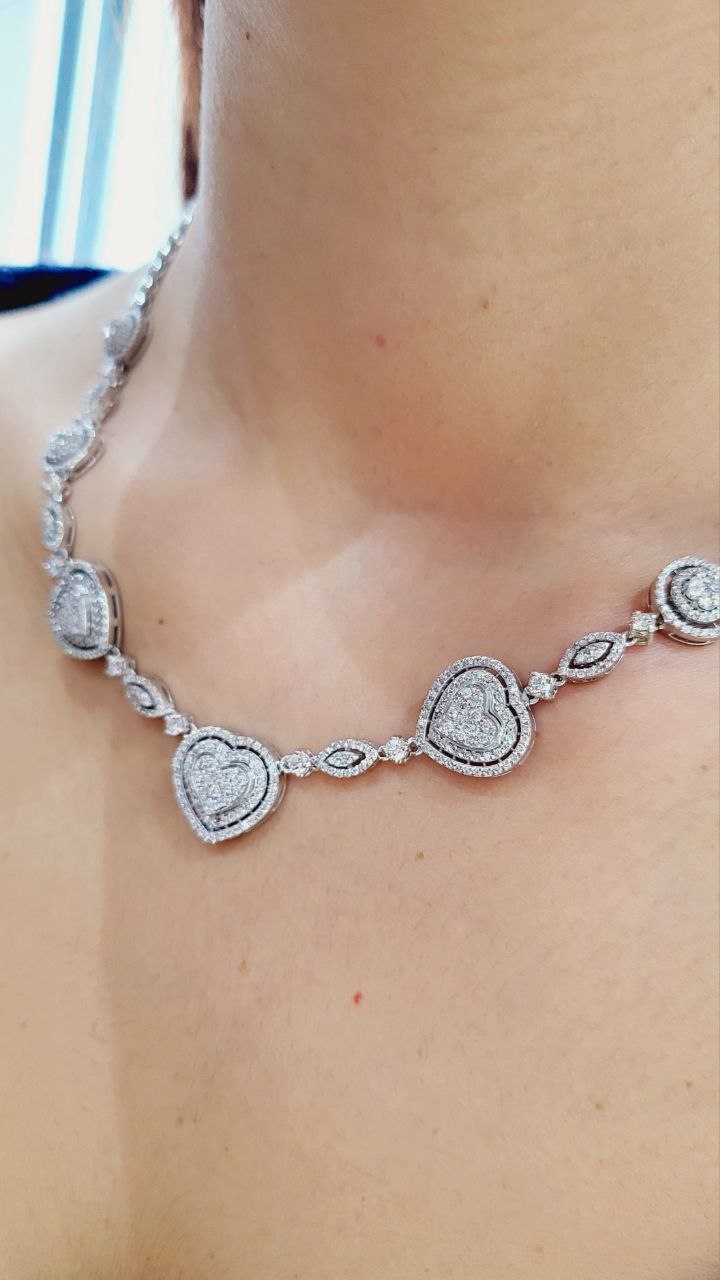 Collana a cuore con Diamanti ct 4,65 in Oro Bianco con certificazione gemmologica Gem Tech 18 kt -750