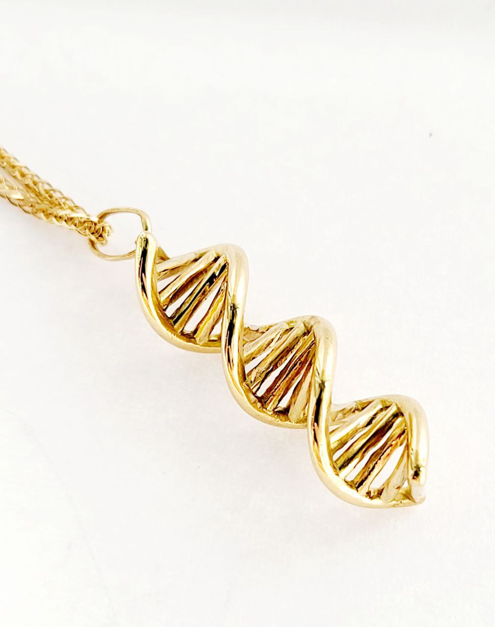 Collana e pendente molecola DNA in Oro Giallo 18 kt (750) - Oreficeria