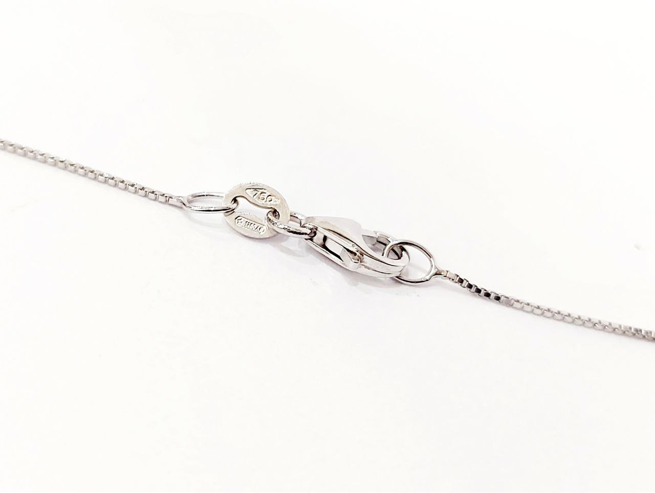 Collana con pendente punto luce con Diamante 0,30 ct in Oro Bianco 18 kt (750)