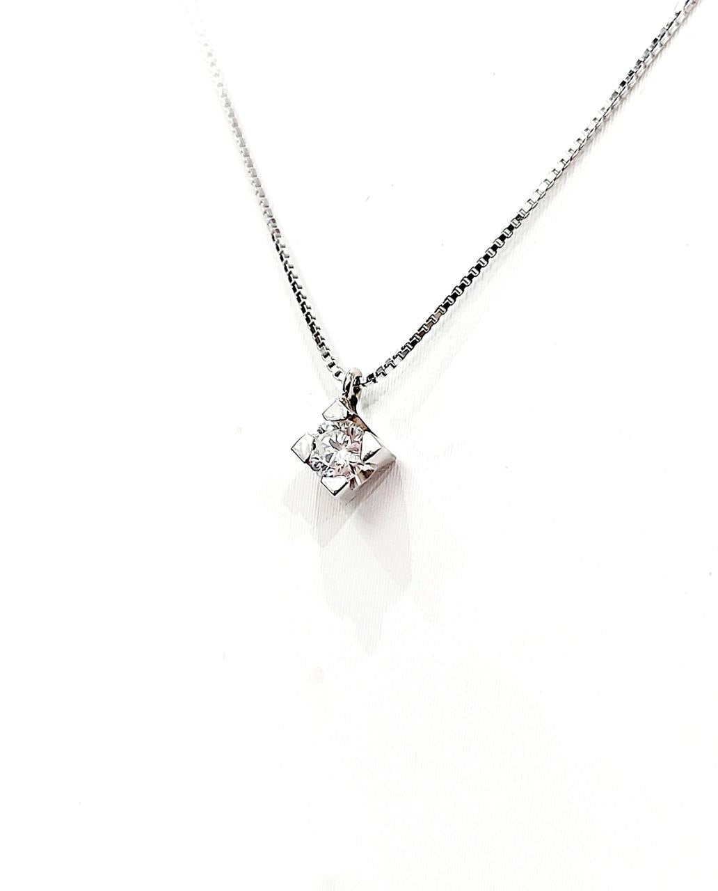 Collana con pendente punto luce con Diamante 0,30 ct in Oro Bianco 18 kt (750)