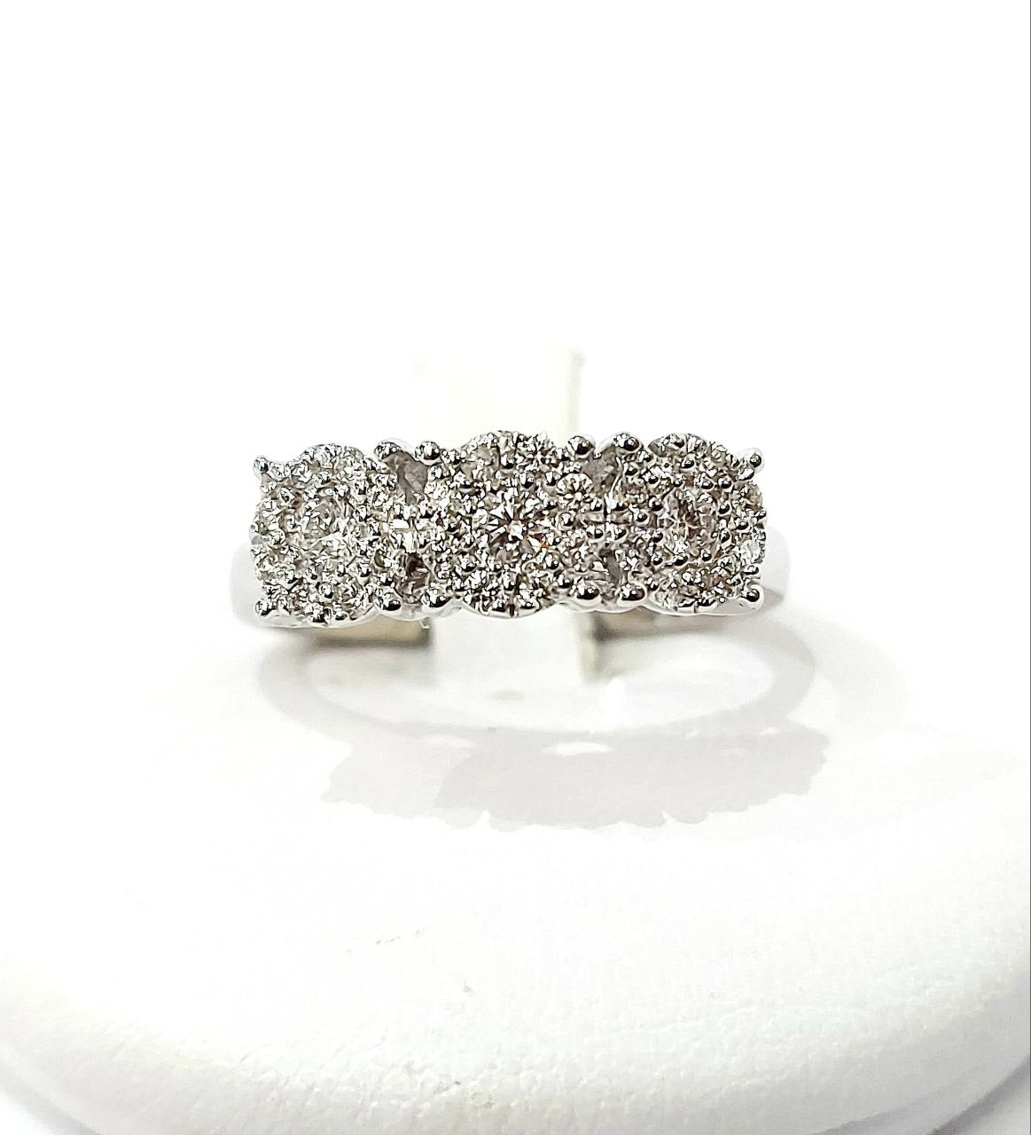 Anello trilogy magic in Oro Bianco con Diamanti 0,78 ct 18kt (750)