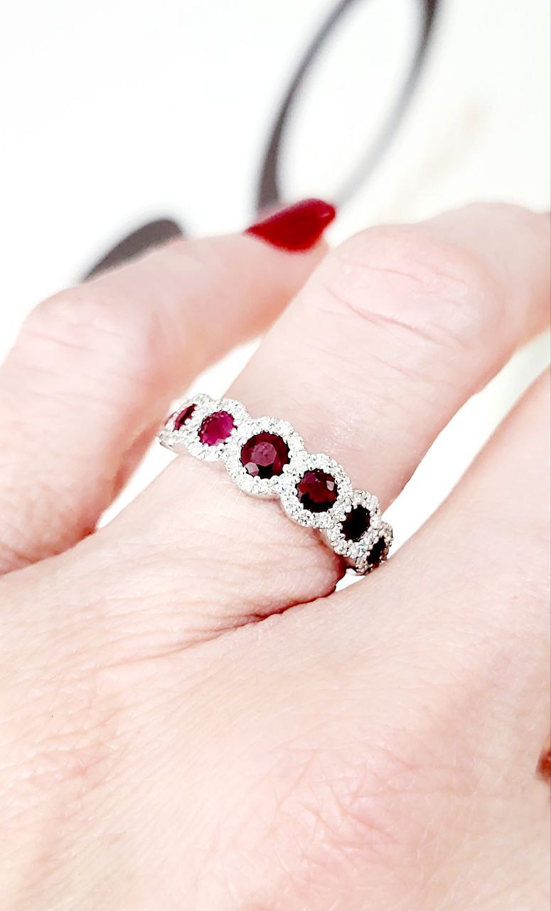 Anello veretta a 7 magic in Oro Bianco con Diamanti 0,50 ct e Rubini 1,14 ct 18kt (750)