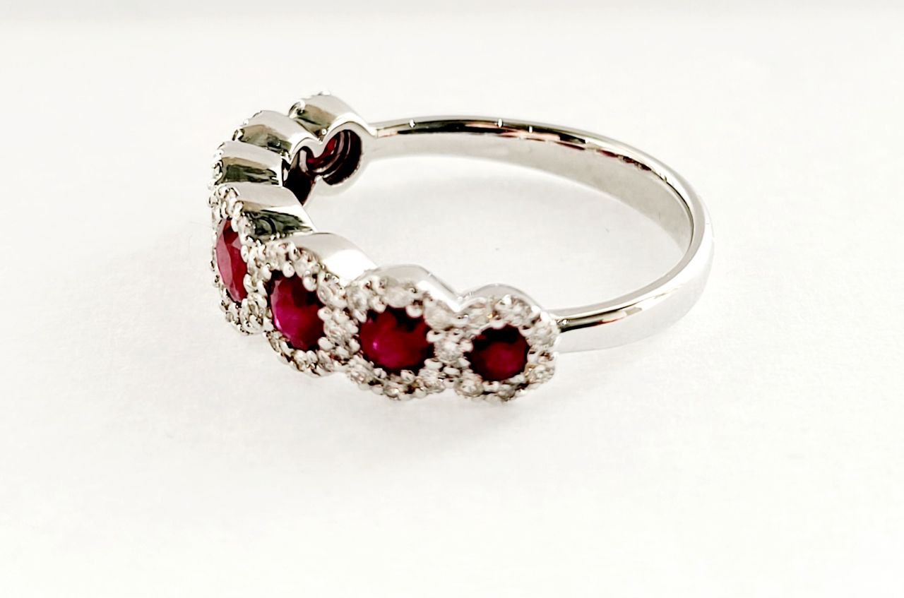 Anello veretta a 7 magic in Oro Bianco con Diamanti 0,50 ct e Rubini 1,14 ct 18kt (750)