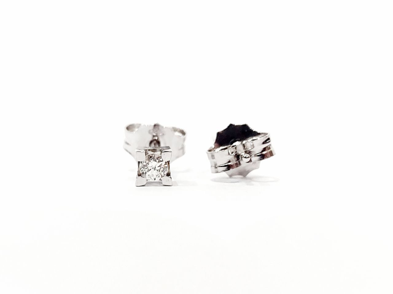 Orecchini punto luce tornito con Diamanti 0,14 ct in Oro Bianco 18 kt (750)