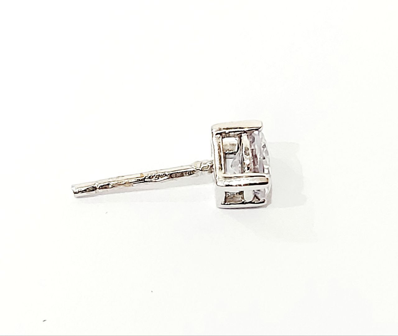 Orecchini punto luce a filo con Diamanti 0,40 ct in Oro Bianco 18 kt (750)